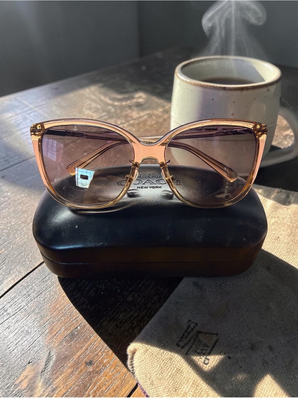 Women's Amber Cat-Eye Sunglasses - Lightweight Fashion Shades